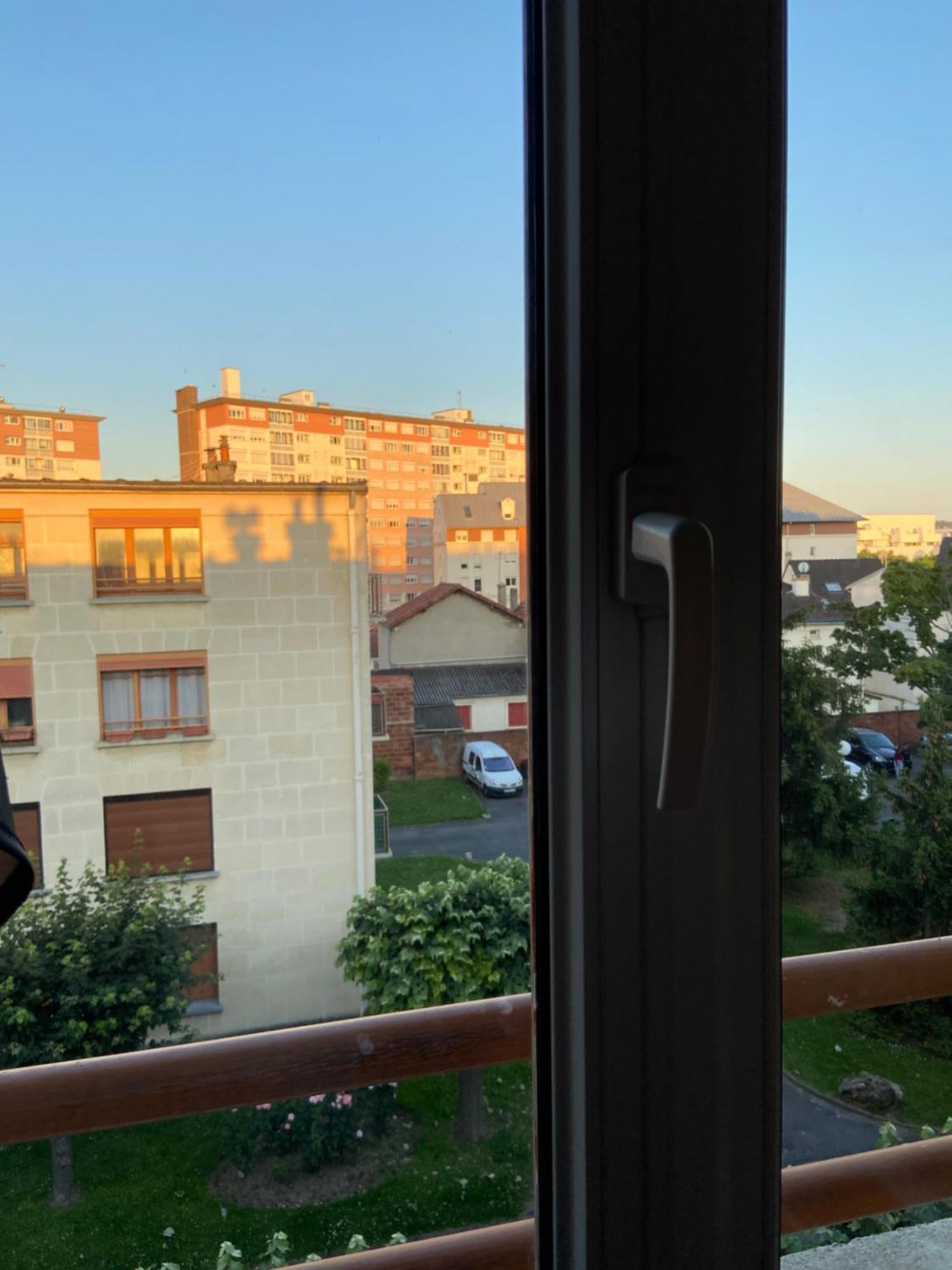 Chambre Double Cosy Aux Portes De Paris Drancy Luaran gambar